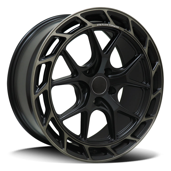 DTM JUDGE 8.5 /SATIN BLACK DARK TINT LIP S19